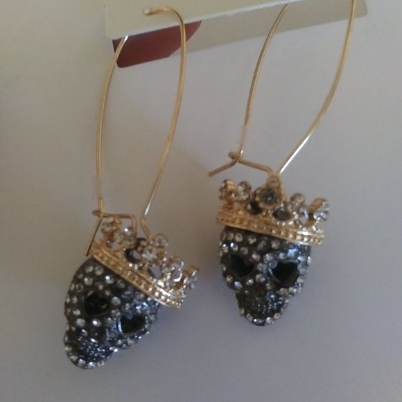 New Betsey Johnson king crowned skull bling earrings - Picture 11 of 12